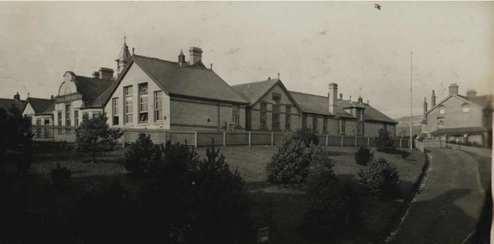school1911.jpg